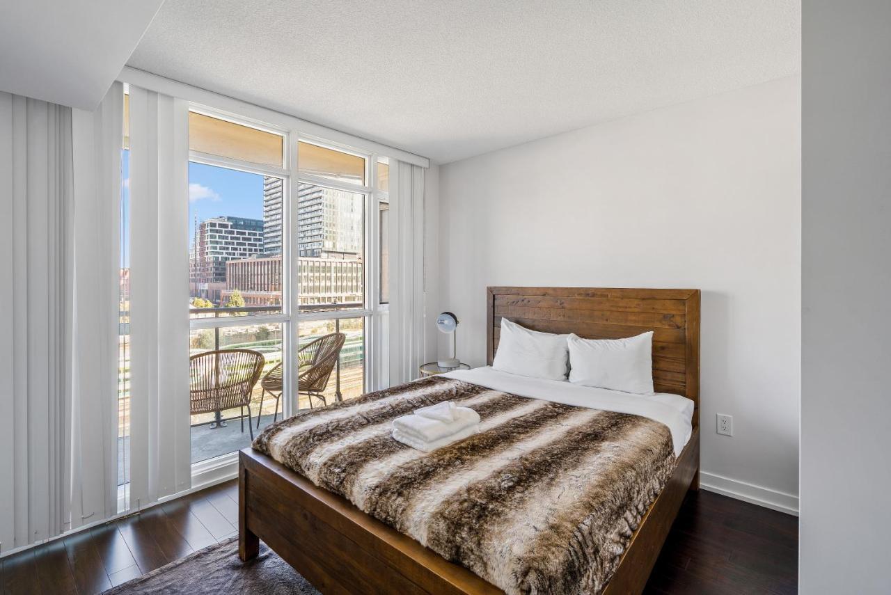 Family Oriented Downtown Toronto 2Bdrm Condo With Parking & Office Space Buitenkant foto