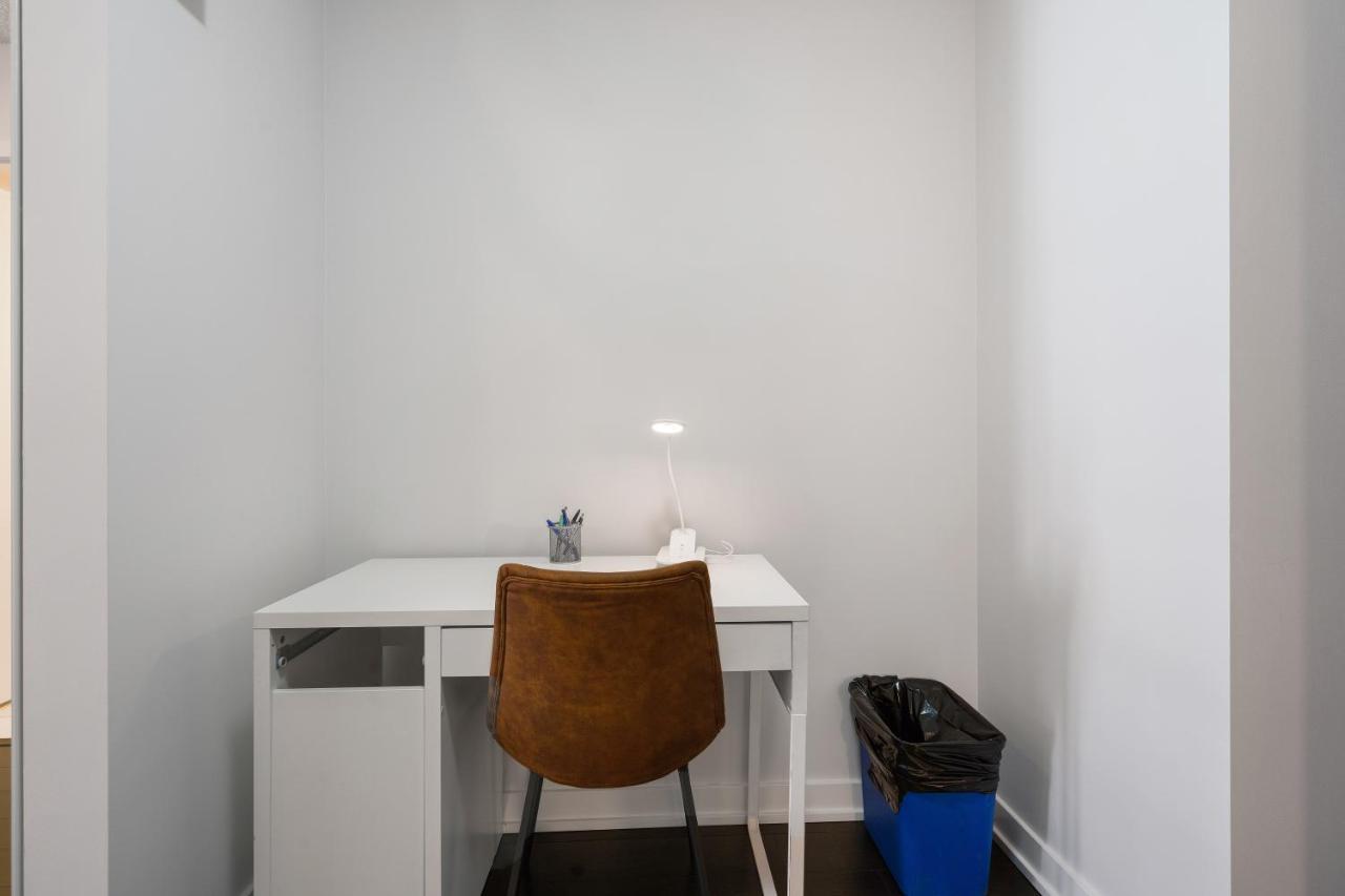 Family Oriented Downtown Toronto 2Bdrm Condo With Parking & Office Space Buitenkant foto