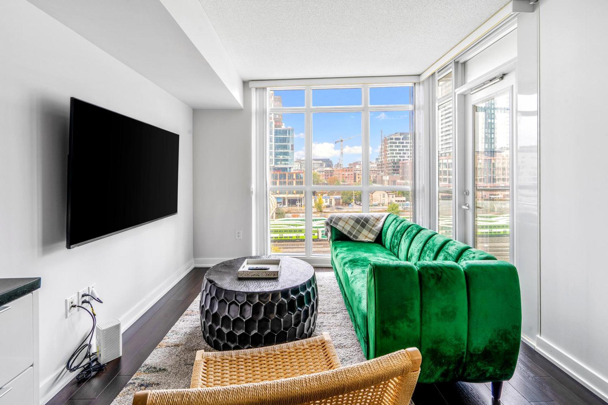 Family Oriented Downtown Toronto 2Bdrm Condo With Parking & Office Space Buitenkant foto